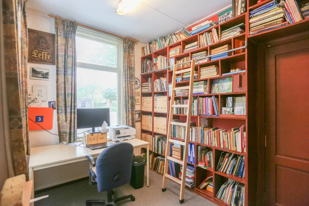 Studio - Characterful Detached House with Garden in Buitenpost