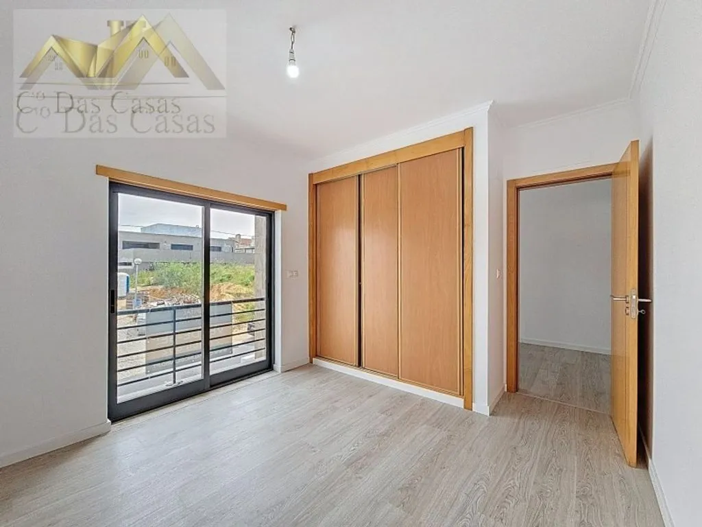 Bedrooms - Modern House in Final Renovation in Almada