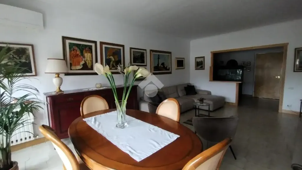 Salle à manger - Spacious Apartment with Balcony in Castrolibero