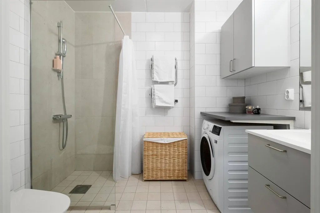 Vannitoad - Modern Flat with Large Balcony in Baltic & Torg
