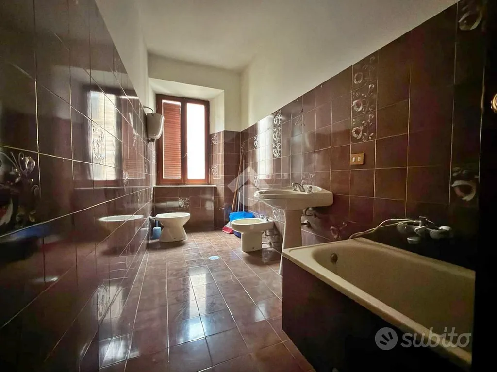 Vannitoad - Historic Townhouse with Courtyard in Sigillo