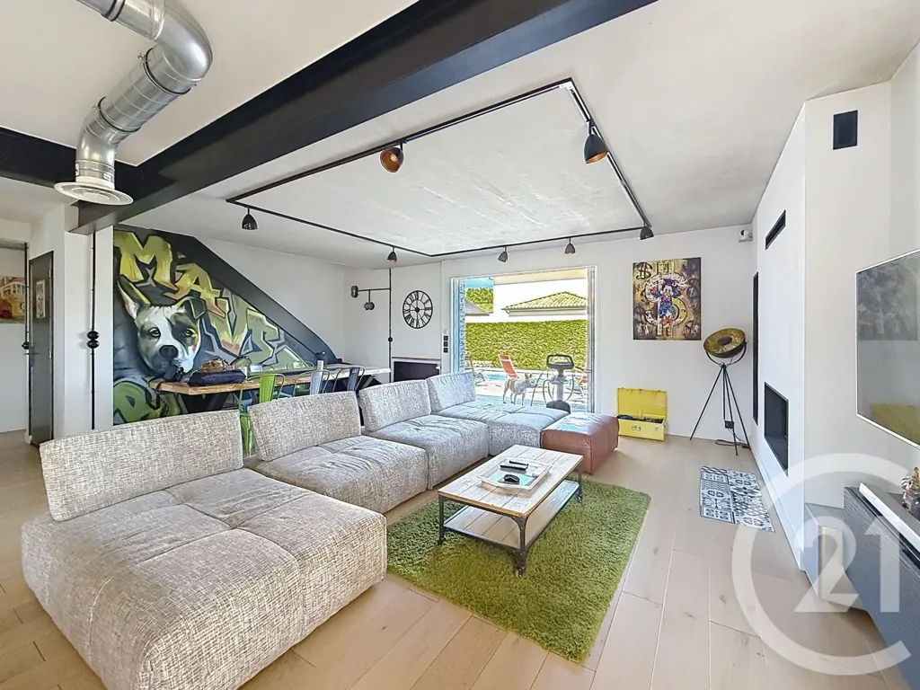 Elutuba - 9-Piece House with Pool and Spa in Ancenis