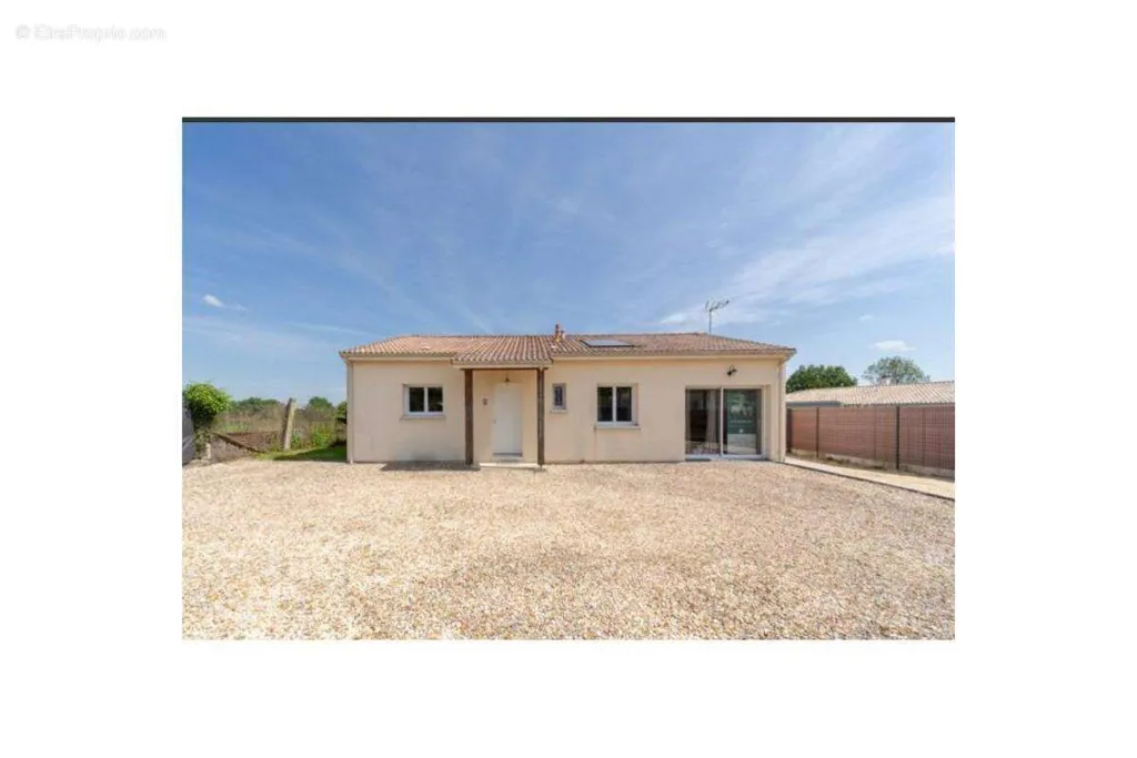 Extérieur - Maison Individuelle avec Terrain à Saint-Savin