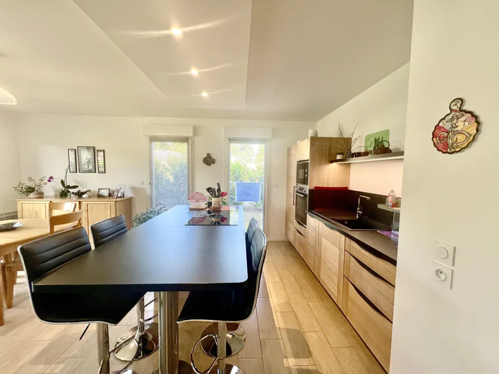 Cucina - Spacious 3-Piece Apartment with Terrace in Saint-Palais