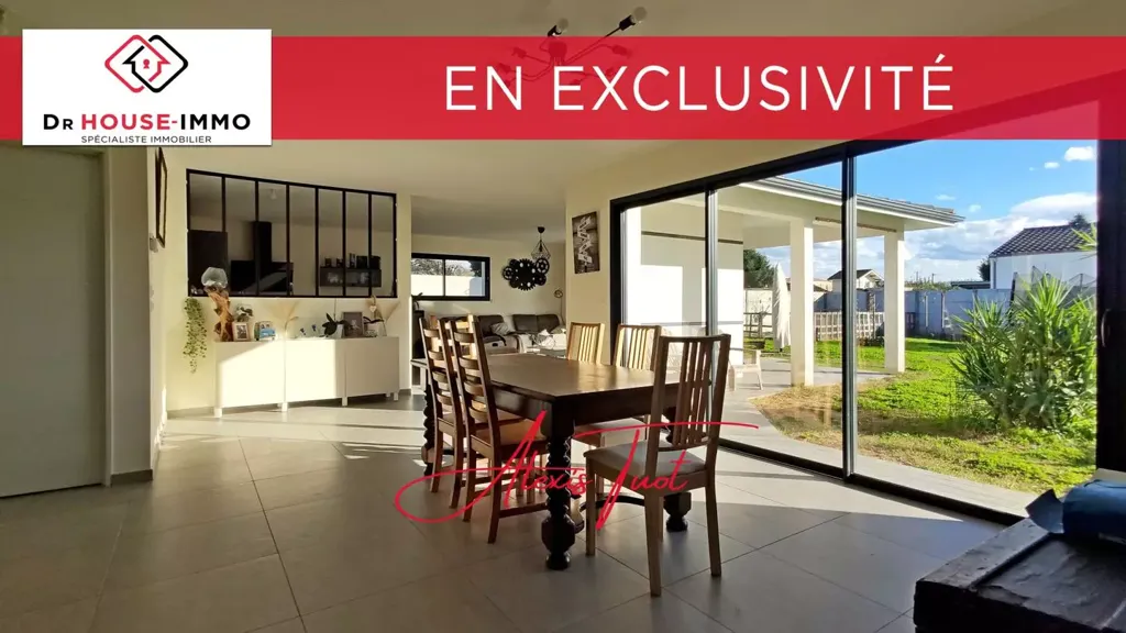 Terrass - Modern House with Pool Potential in Ambares-Et-Lagrave