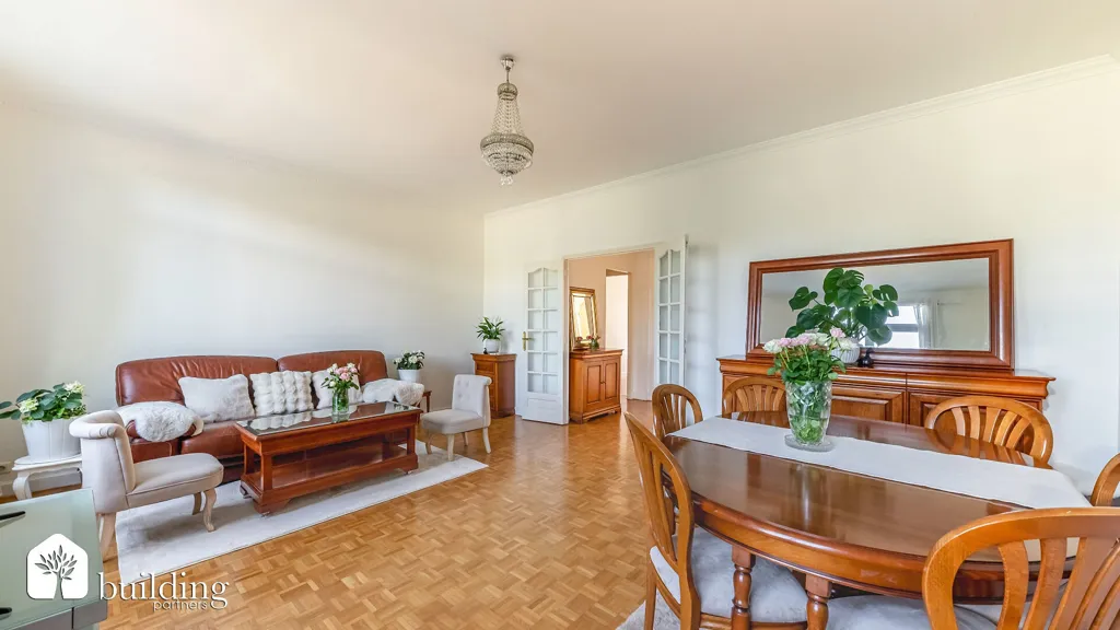 Sala da pranzo - Traversant 4-Piece Flat in Neuilly Saussaye