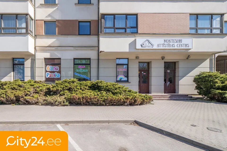 Välivaade - Office Space with Direct Street Access in Riga
