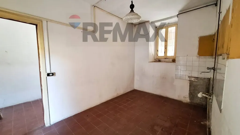 Bathrooms - Ground Floor Apartment to Renovate in Cairate