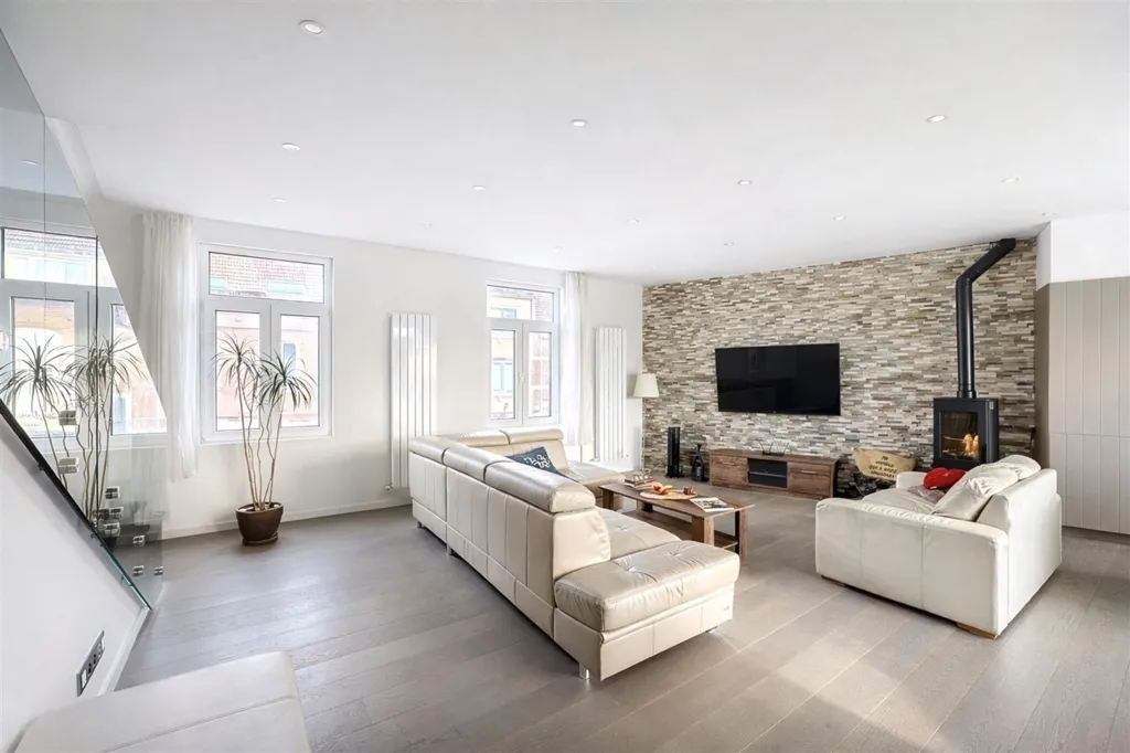 Elutuba - Renovated Triplex with Terraces in Joli-Bois, Waterloo