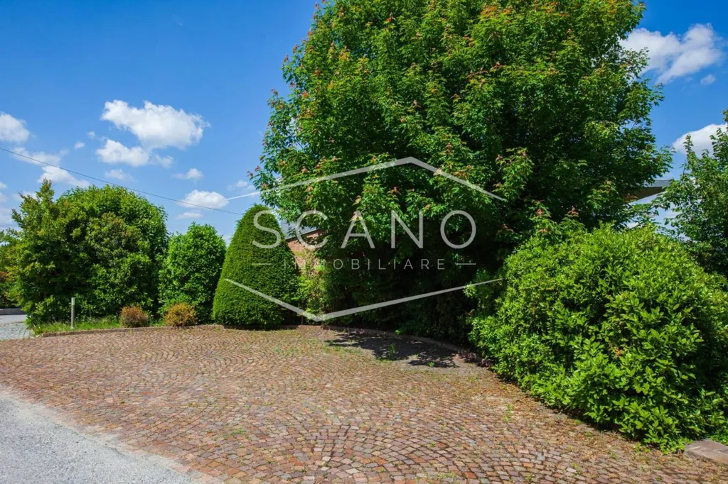 Exterior - Architectural Villa with Panoramic View in Alba