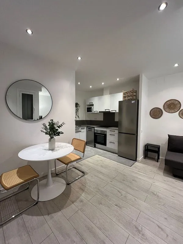 Dining Room - Modern Flat with Air Conditioning in Eixample