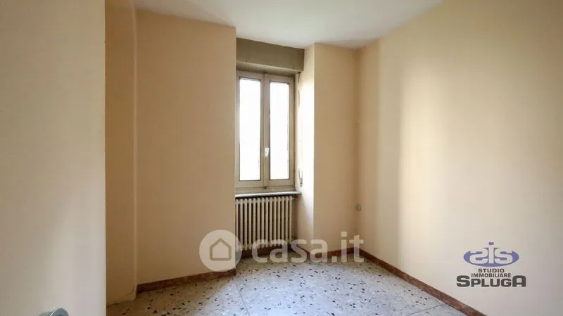 Pièces - Four-Bedroom Apartment in Talamona Centre