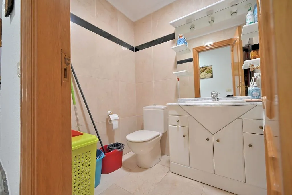 Vannitoad - Corner Townhouse with Private Terrace in Fuengirola