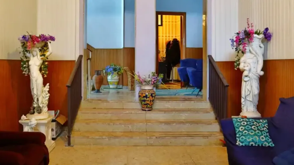 Esik - Multi-level Terraced House in Ragusa Centre