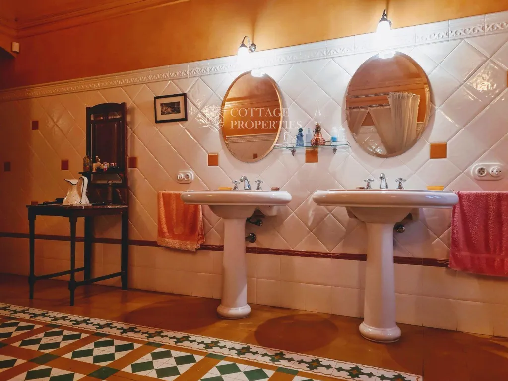 Bagni - Rustic Estate with Masia in Llagostera