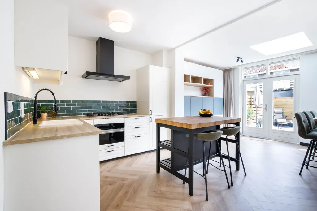 Cuisine - Modernised Townhouse with Rooftop Space in Gouda