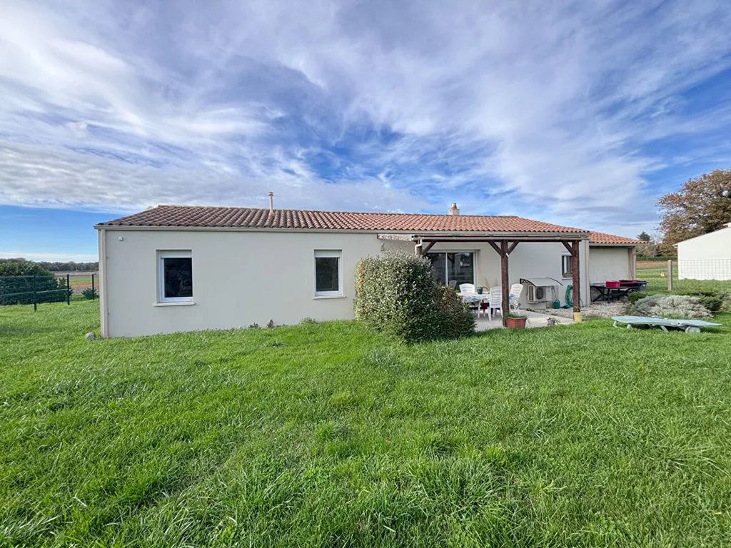 Esterno - Contemporary Flat-Plan House with Garden in Corme-Écluse