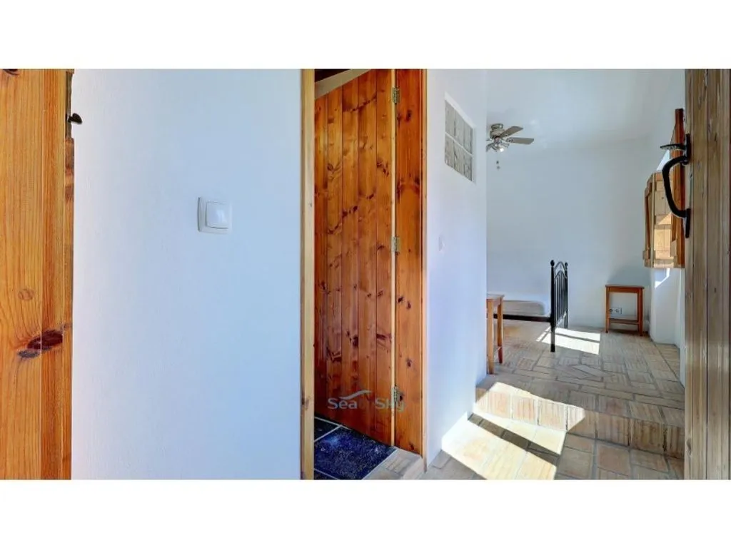 Entrée - Luxury Farmhouse with Multiple Units in Vila do Bispo