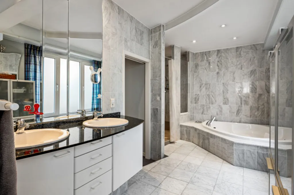 Bagni - Three-Bedroom House in Antwerp