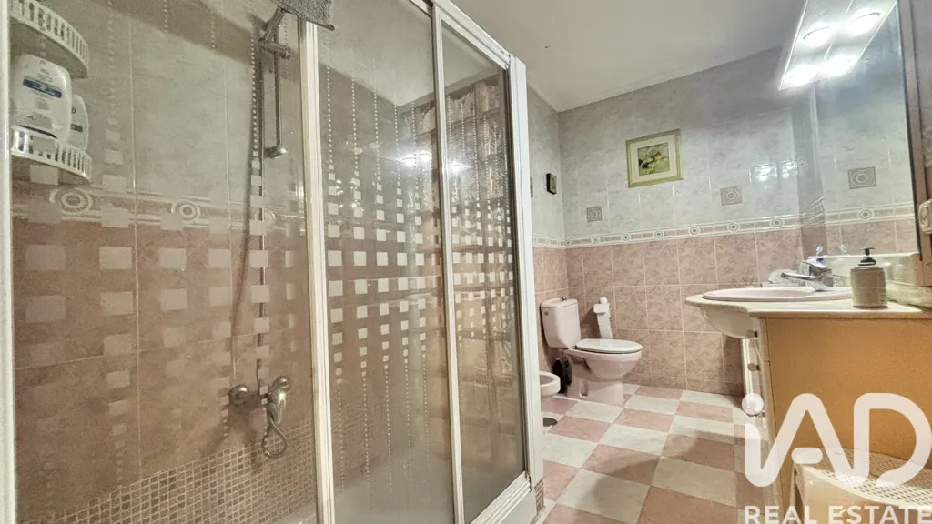 Vannitoad - Alicante Apartment with Potential for Division