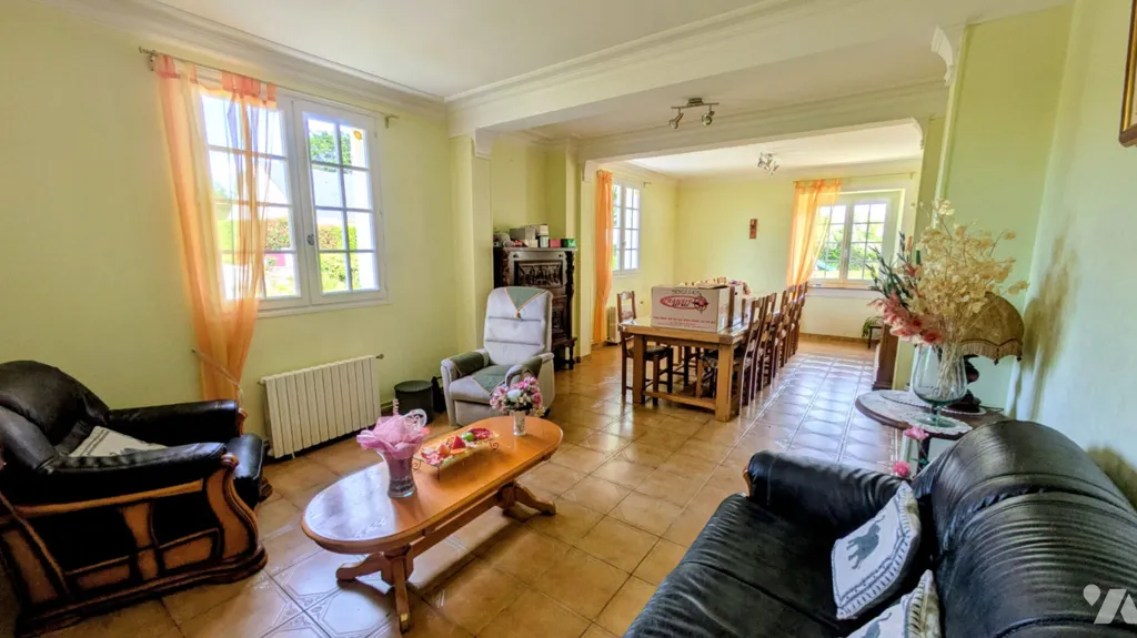 Salle à manger - Maison avec Garage et Terrain Constructible à Brix
