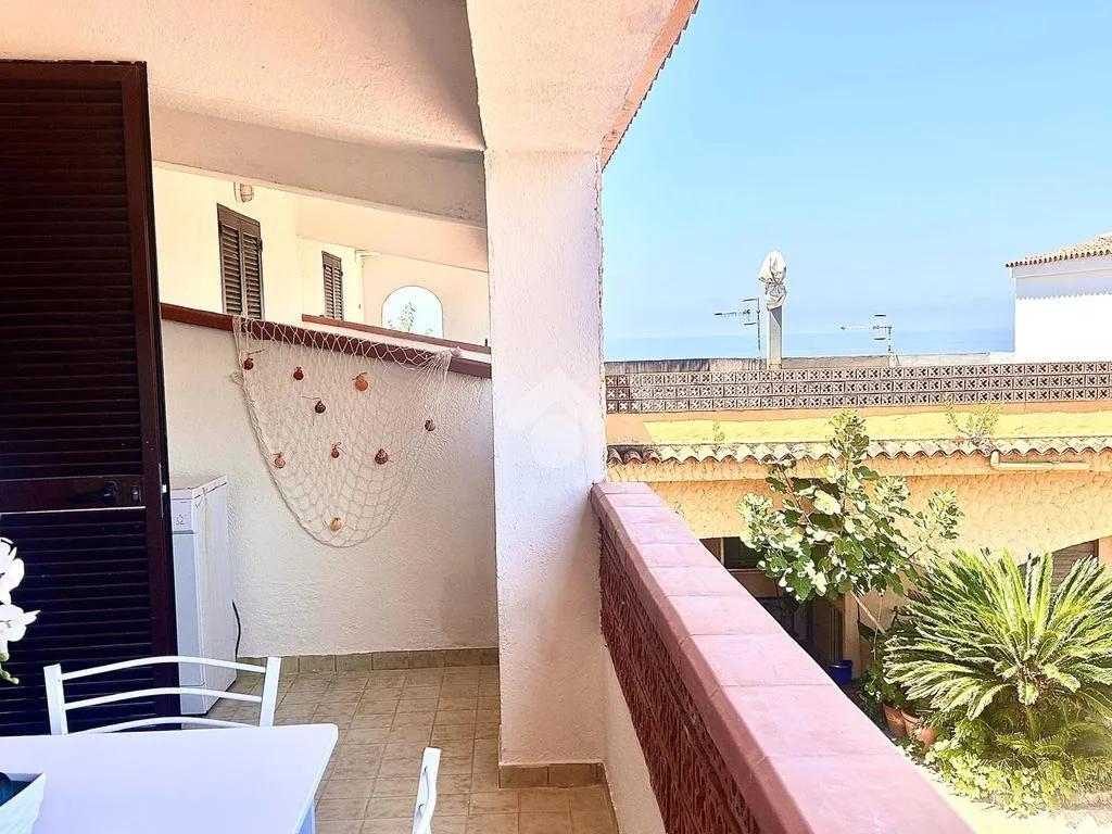 Rõdu - First Floor Apartment with Terrace in Scalea