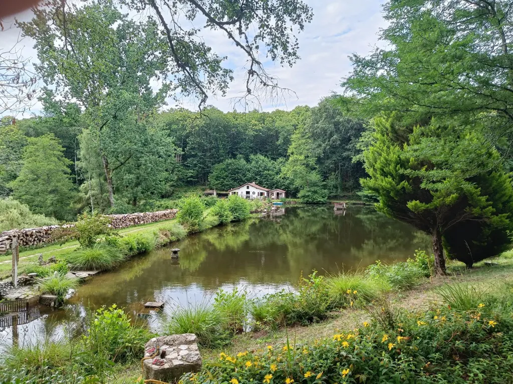 Jardin - Maisonnette avec Deux Étangs dans le Périgord Vert