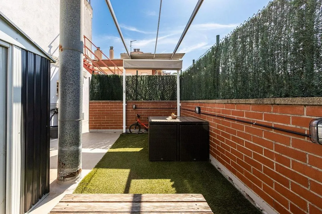 Reformed Apartment with Terrace in Polinyà