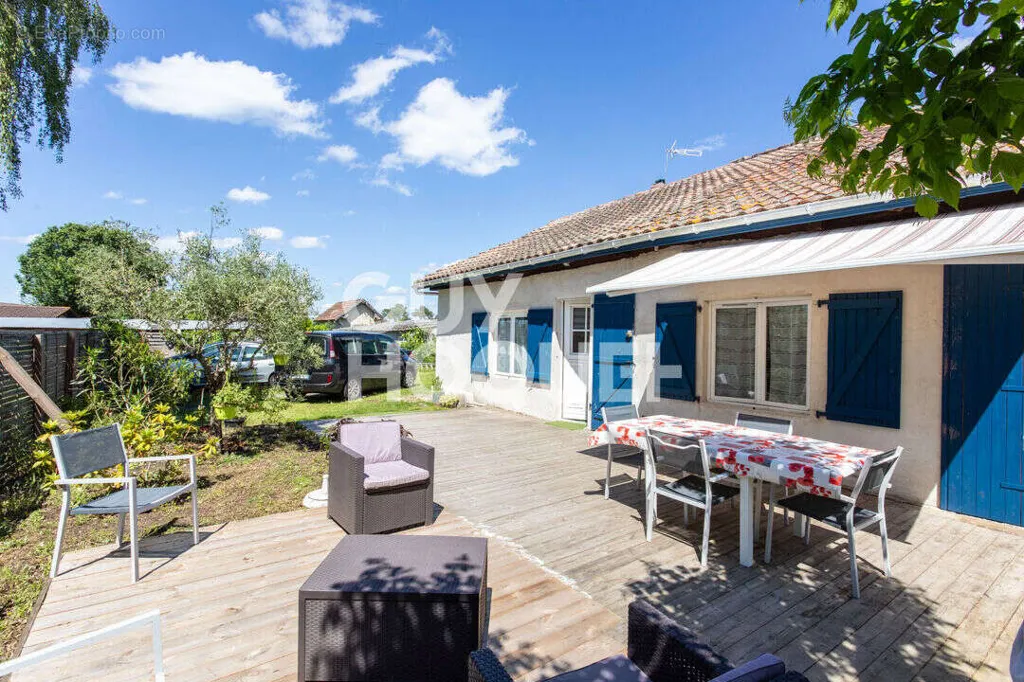 Terrass - Charming Village House with Terraced Garden