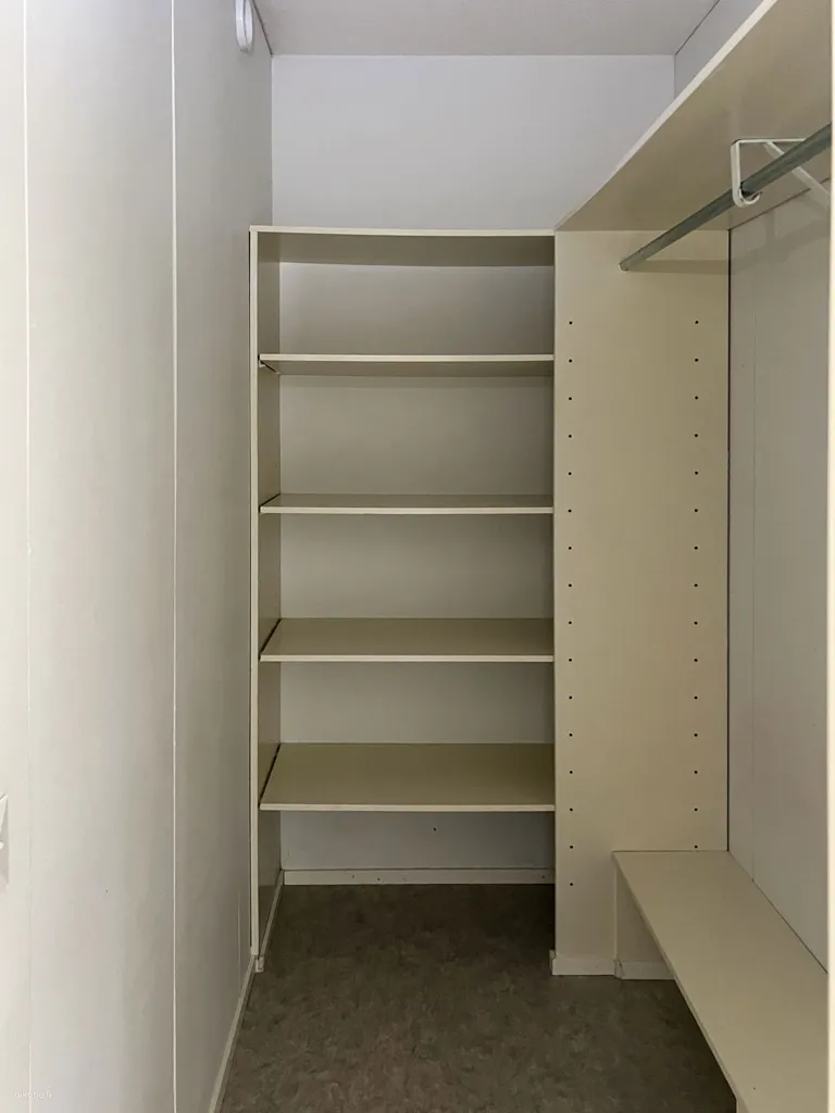 Toad - Spacious Apartment with Balcony in Matinkylä, Espoo