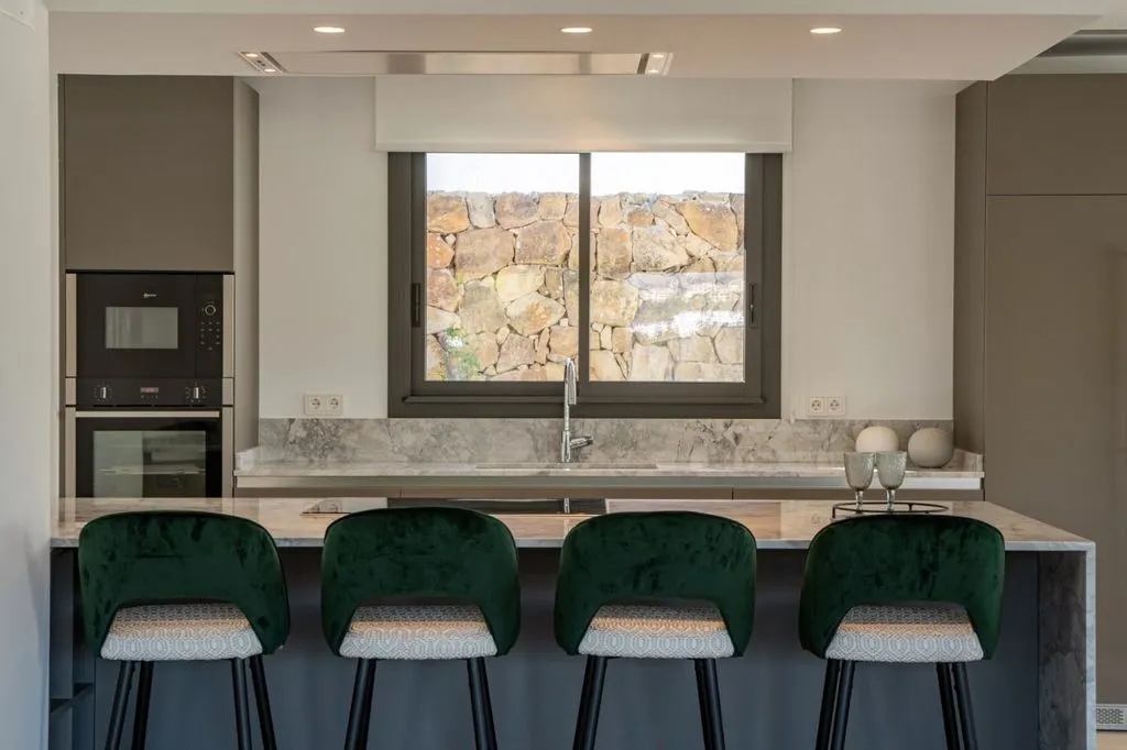 Cuisine - Luxury Villa with Mountain Views in Marbella