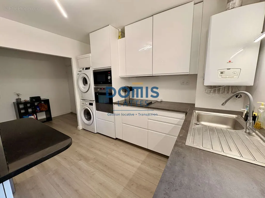 Cucina - Renovated T4 with Terrace in Pompignane