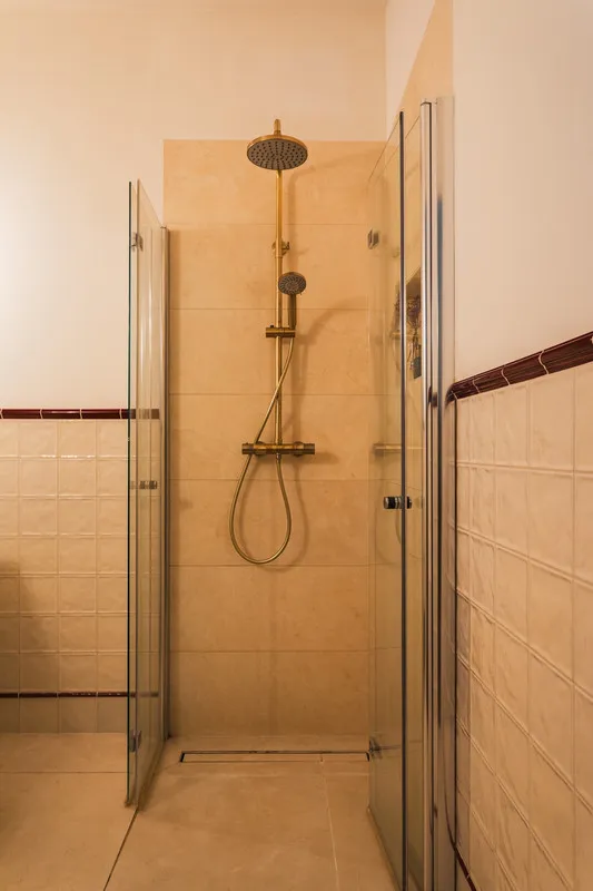 Vannitoad - Renovated Upper-Floor Apartment in Duinoord