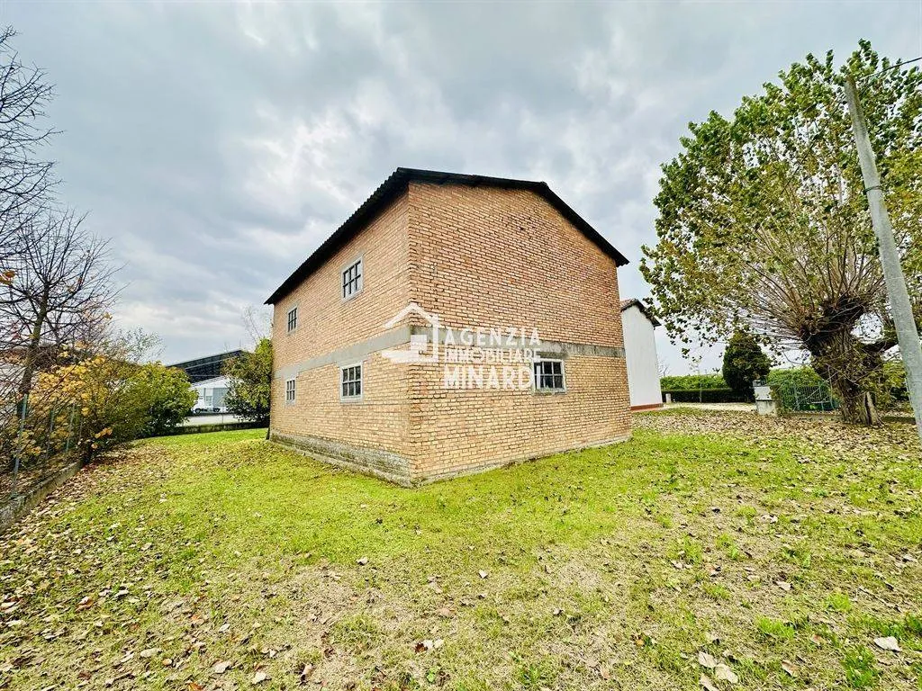 Välivaade - Independent House with Garden in Faenza