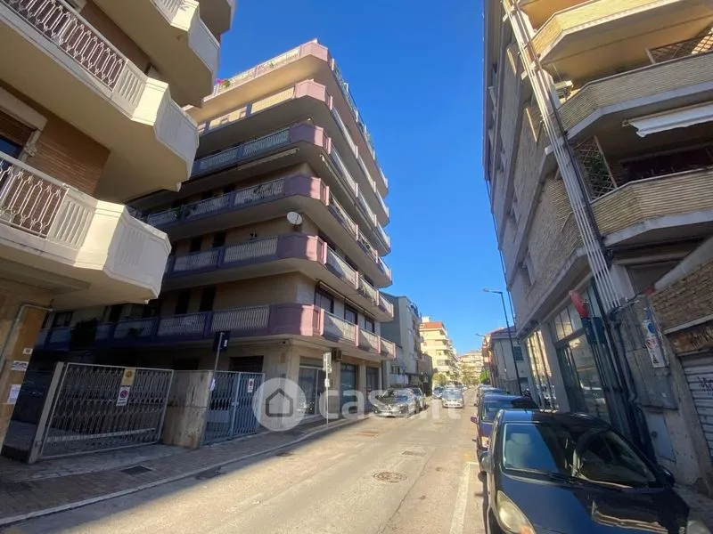 Välivaade - Armed Triplex with Balcony in Pescara Centre