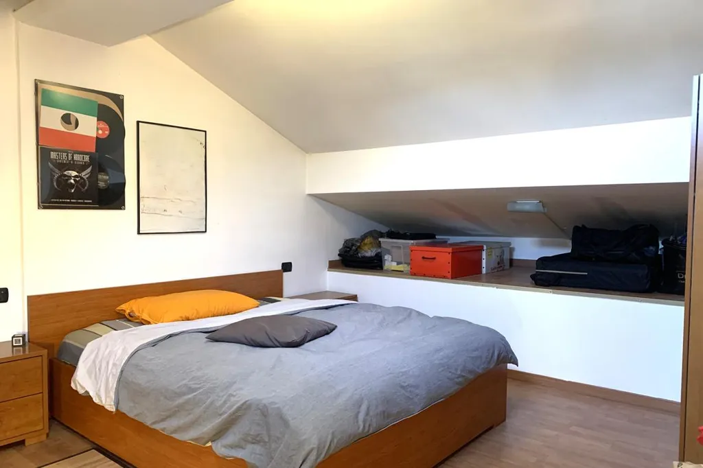 Bedrooms - Duplex Apartment with Balcony in Monza