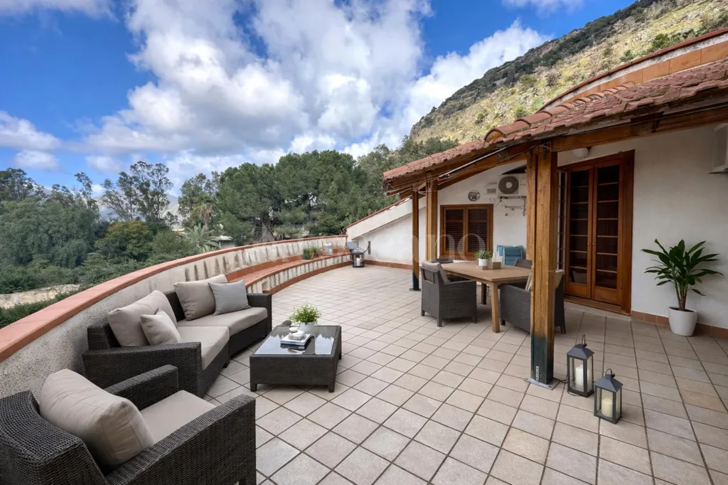 Terrass - Luxury Villa with Circular Design in Palermo