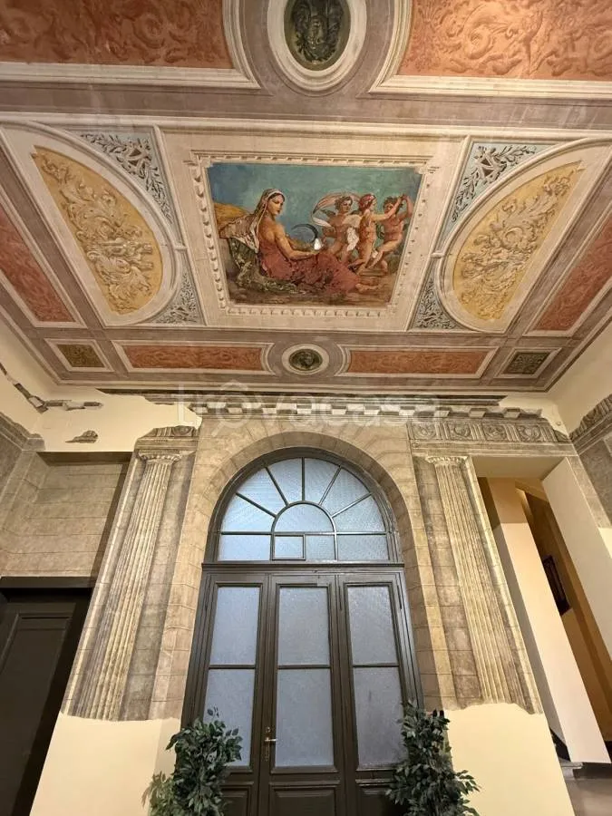 Entrée - Neoclassical Quadruplex in Trieste's Borgo Giuseppino