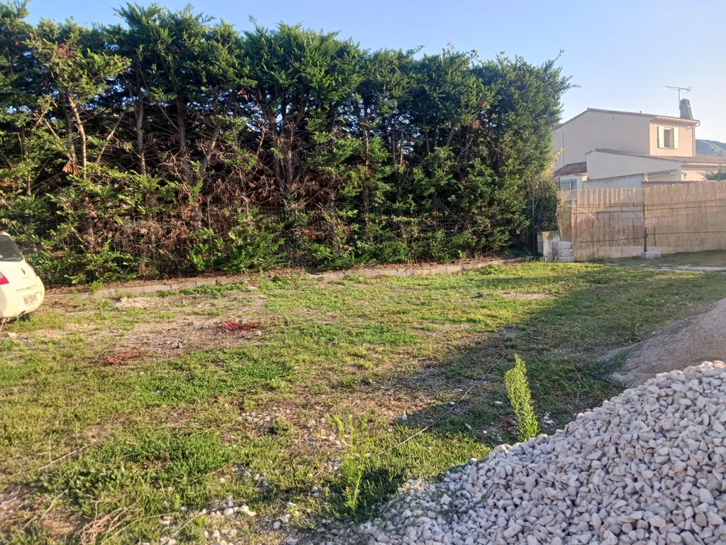 Garden - Constructible Plot with South Exposure in Pennes-Mirabeau