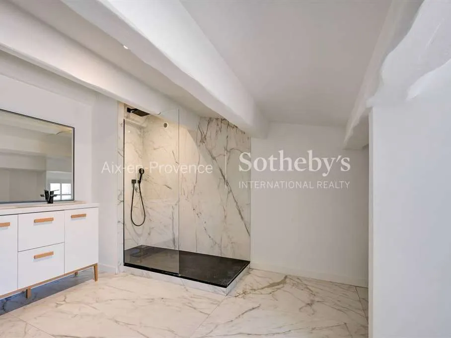Salles de bain - Bastide Familiale avec Piscine à Aix-en-Provence