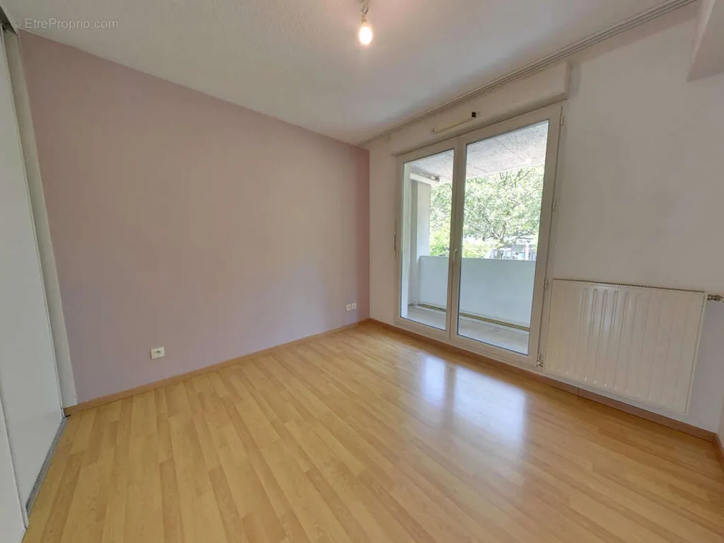 Pièces - Appartement avec Terrasse et Balcon au Nouveau Centre d'Échirolles