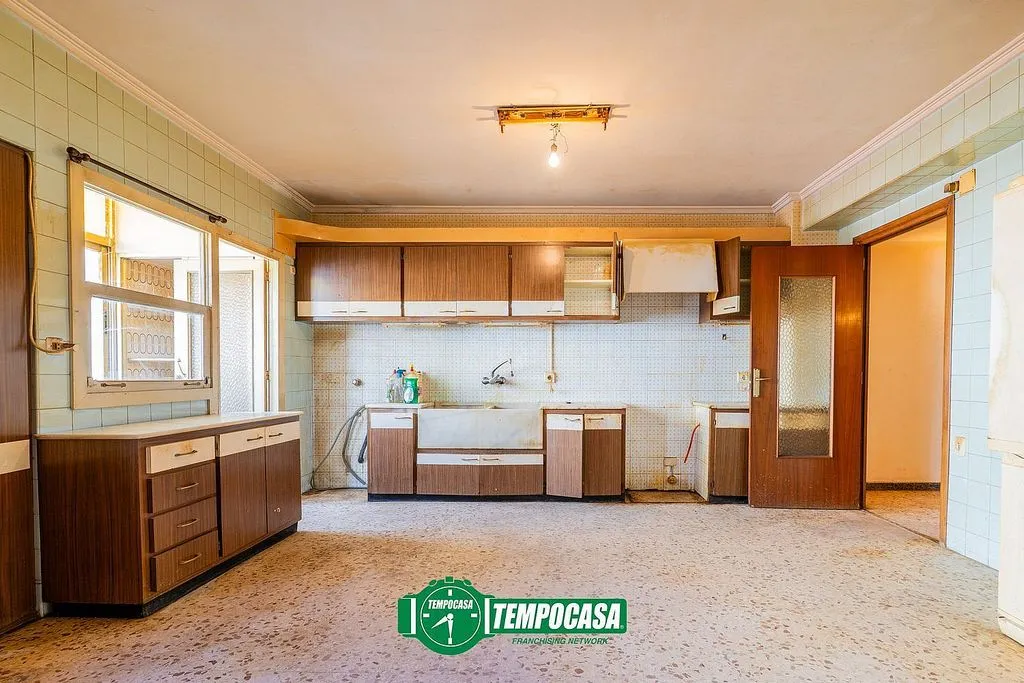 Cuisine - Apartment with Balcony in Mestalla, Valencia