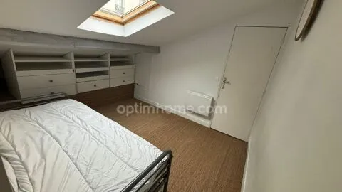 Chambres - Duplex Meublé avec Poutres Apparentes à Paris 13e