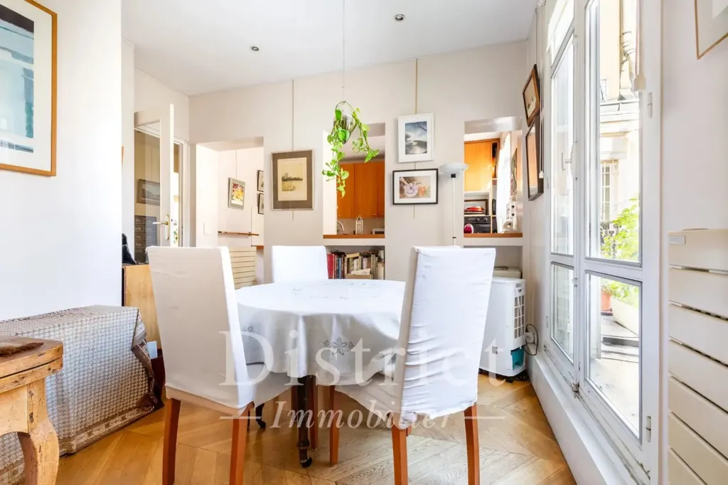 Söögituba - 5-Piece Apartment with Balcony in Triangle d'Or