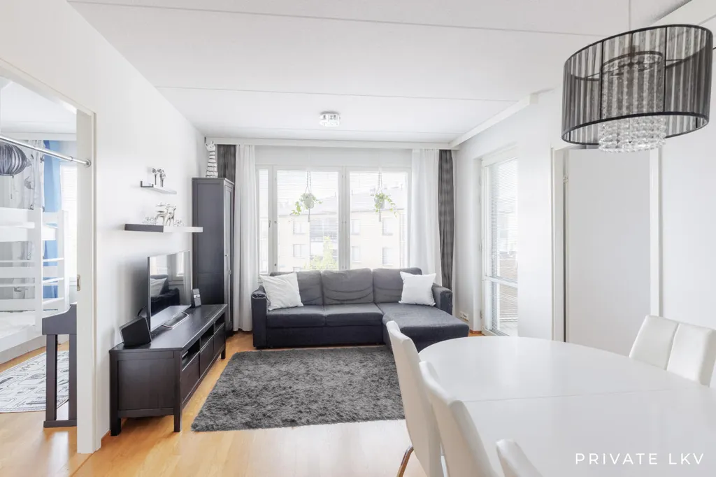 Séjour - 3-Bedroom Apartment with Balcony in Espoo Tuomarila