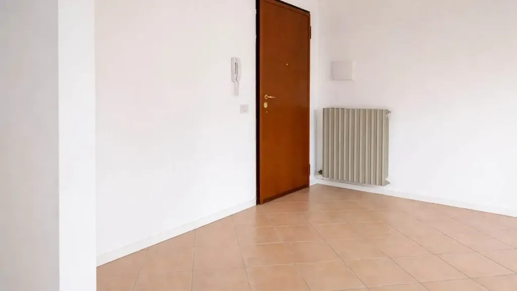 Entrée - Two-Level Apartment with Garage in Soliera