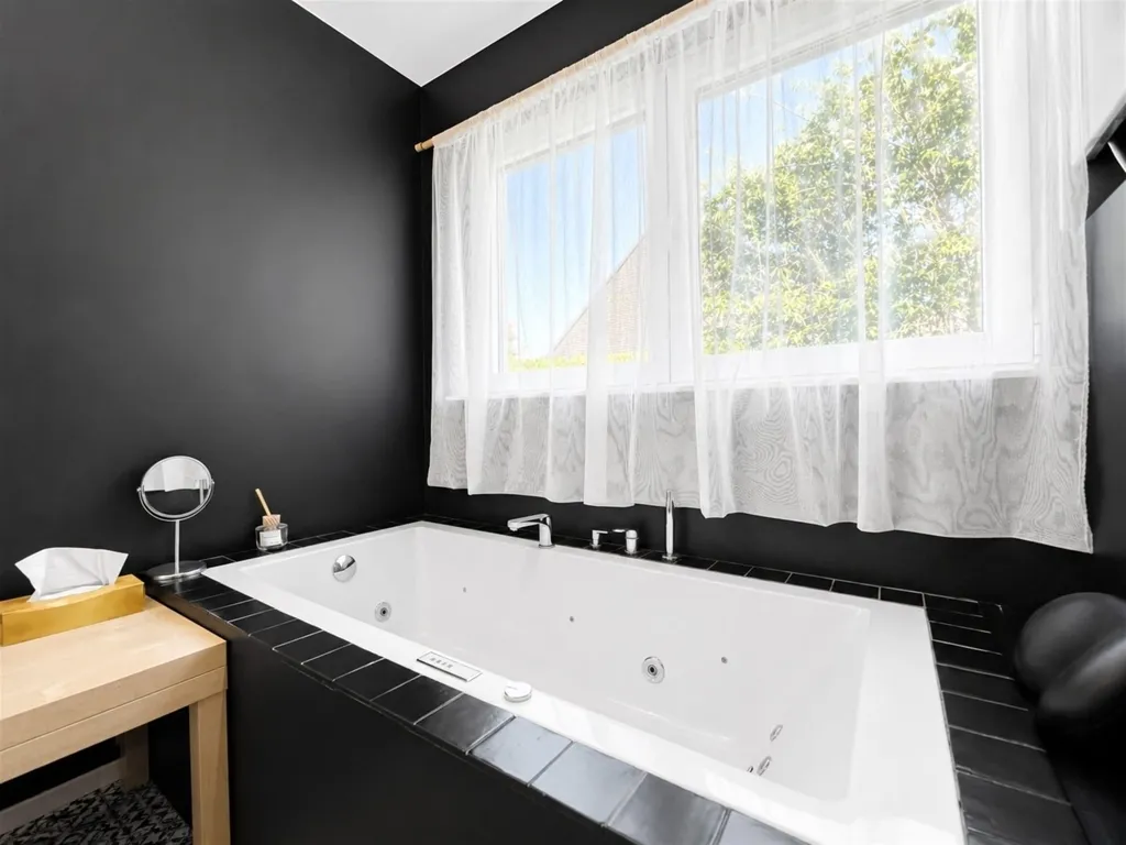 Bathrooms - Renovated House with Garden in Limelette