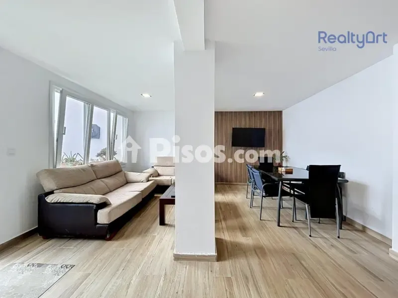 Elutuba - Modernised House with Patio in Valencina de la Concepción