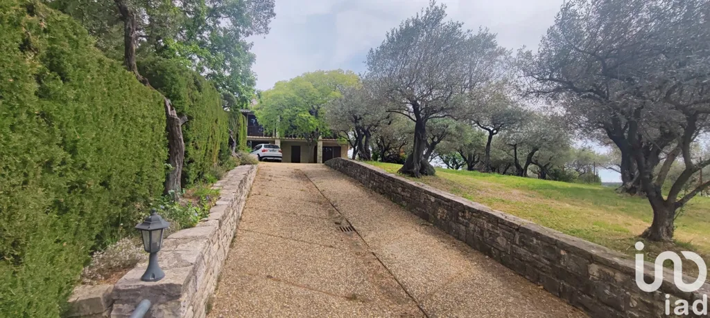 Extérieur - Maison traditionnelle avec vue panoramique et piscine à Alès
