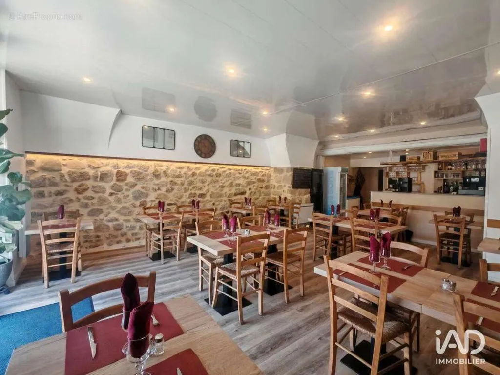 Dining Room - Restaurant with River Terrace in Largentière